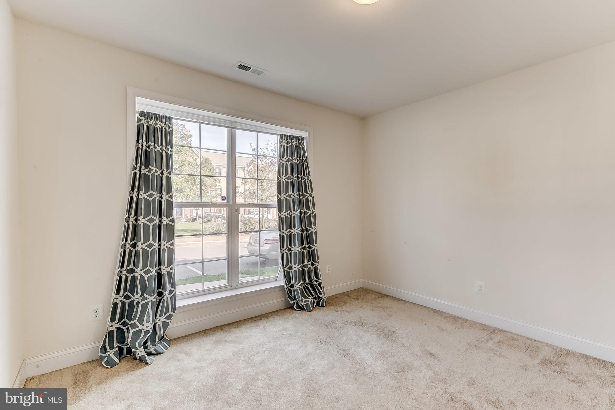 CAMDEN CROSSING - Residential Lease