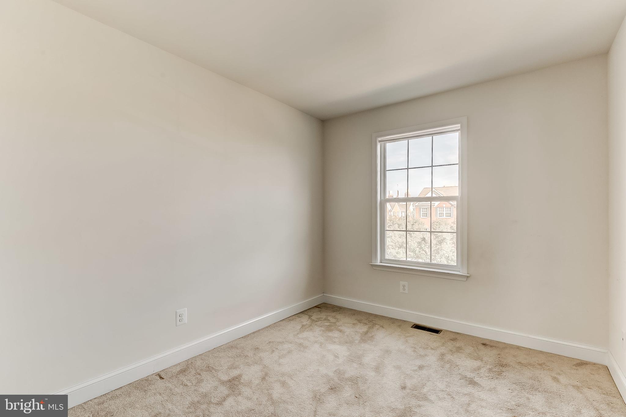 CAMDEN CROSSING - Residential Lease