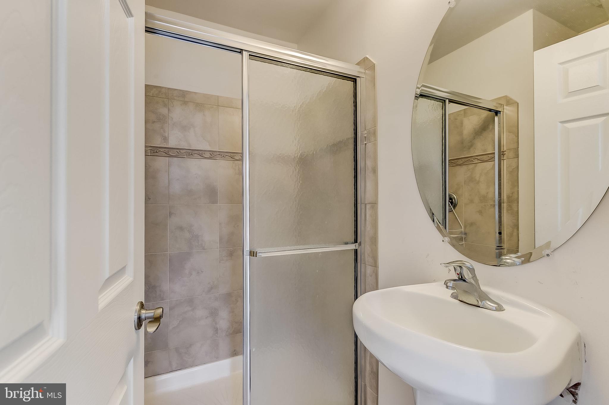 CAMDEN CROSSING - Residential Lease