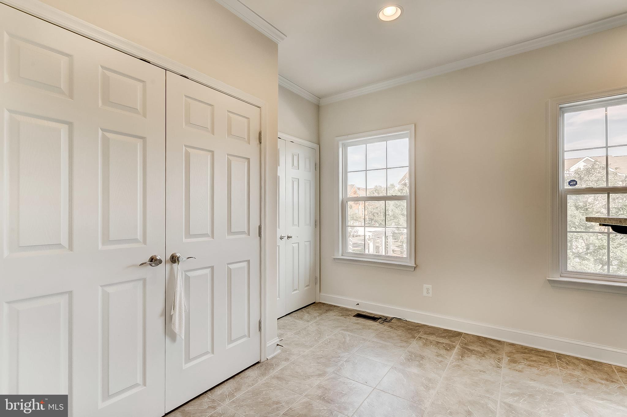 CAMDEN CROSSING - Residential Lease