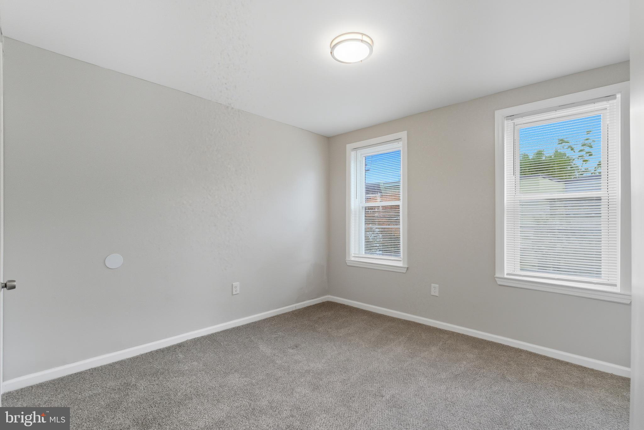 EAST KENSINGTON - Residential Lease