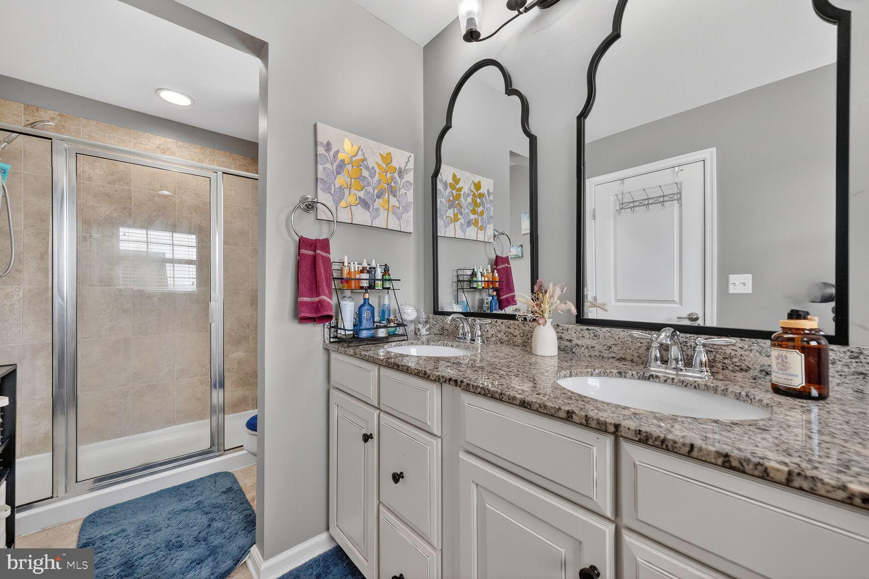 SEVEN HILLS - Residential