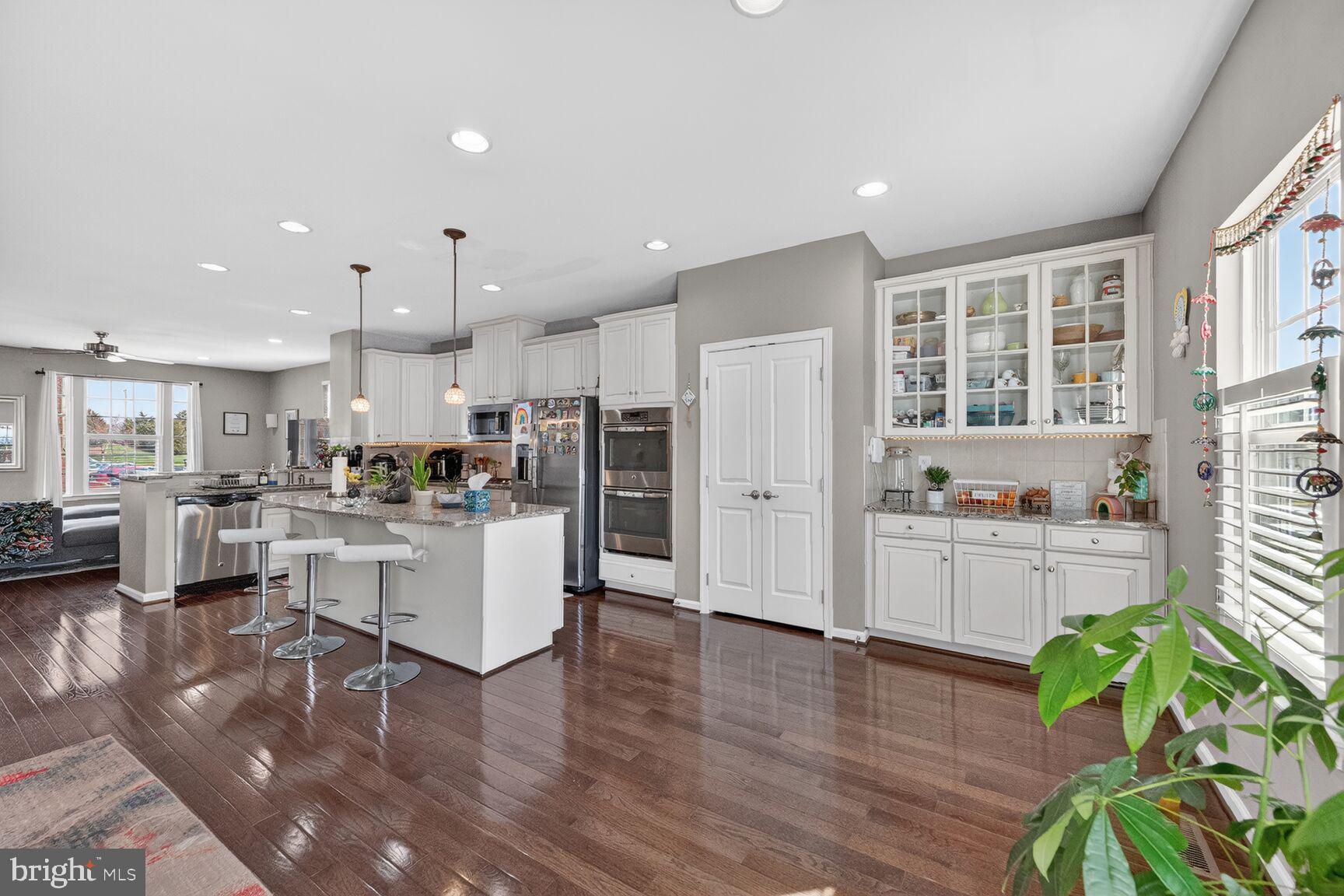 SEVEN HILLS - Residential