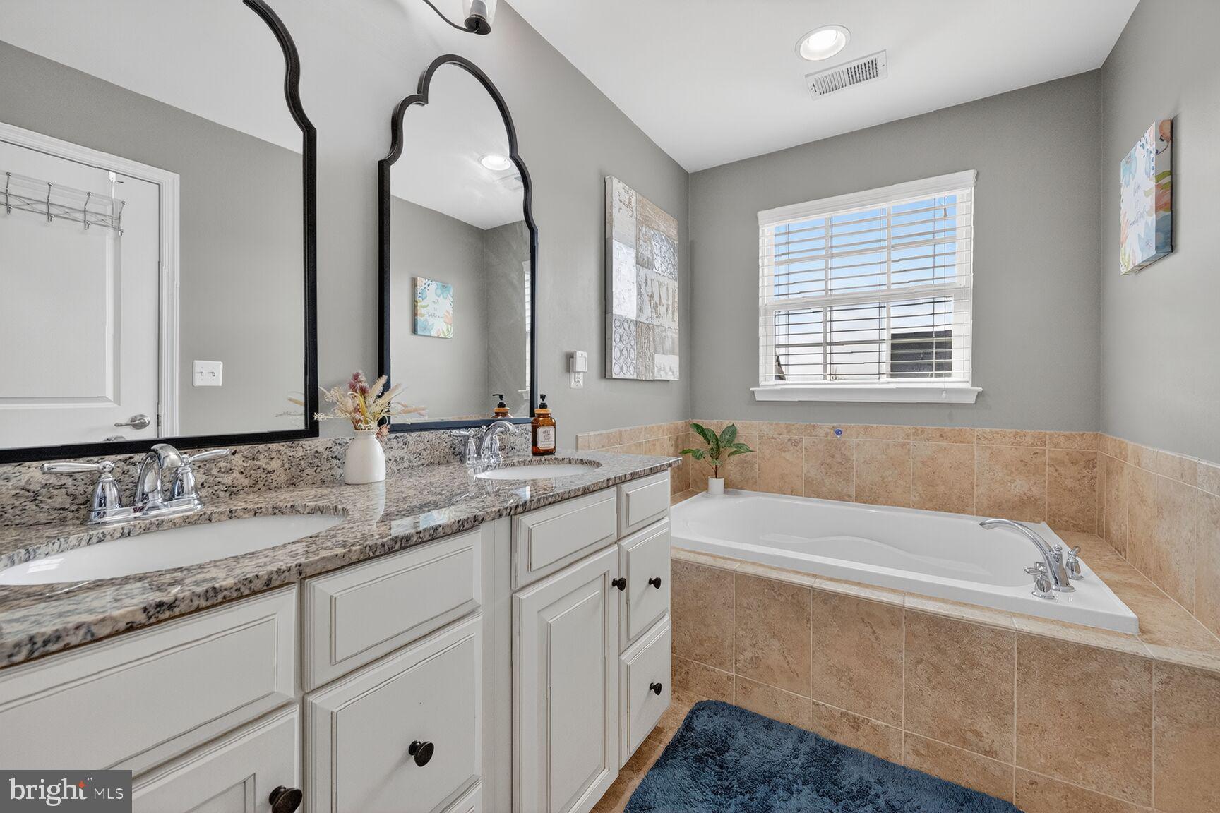 SEVEN HILLS - Residential