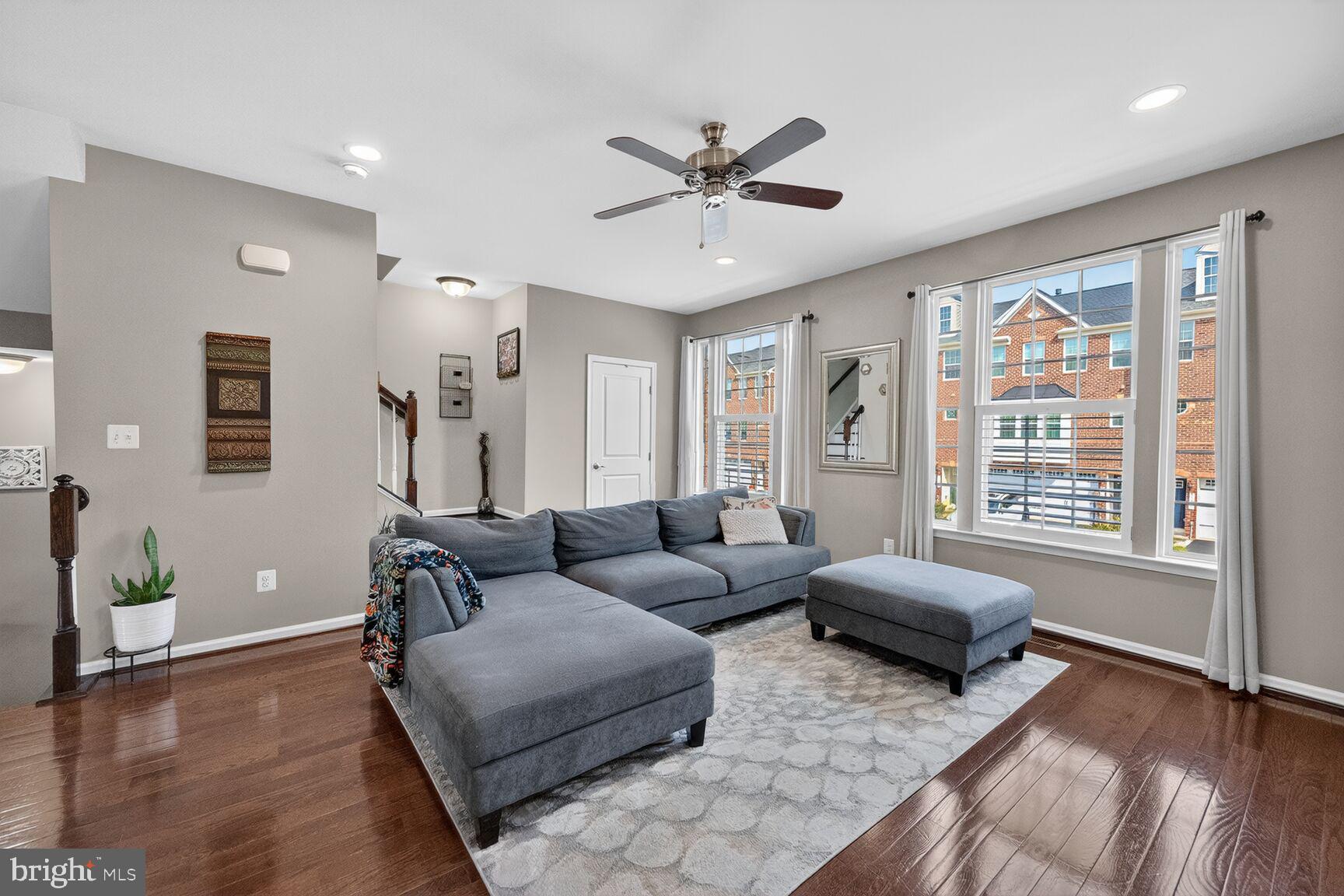 SEVEN HILLS - Residential