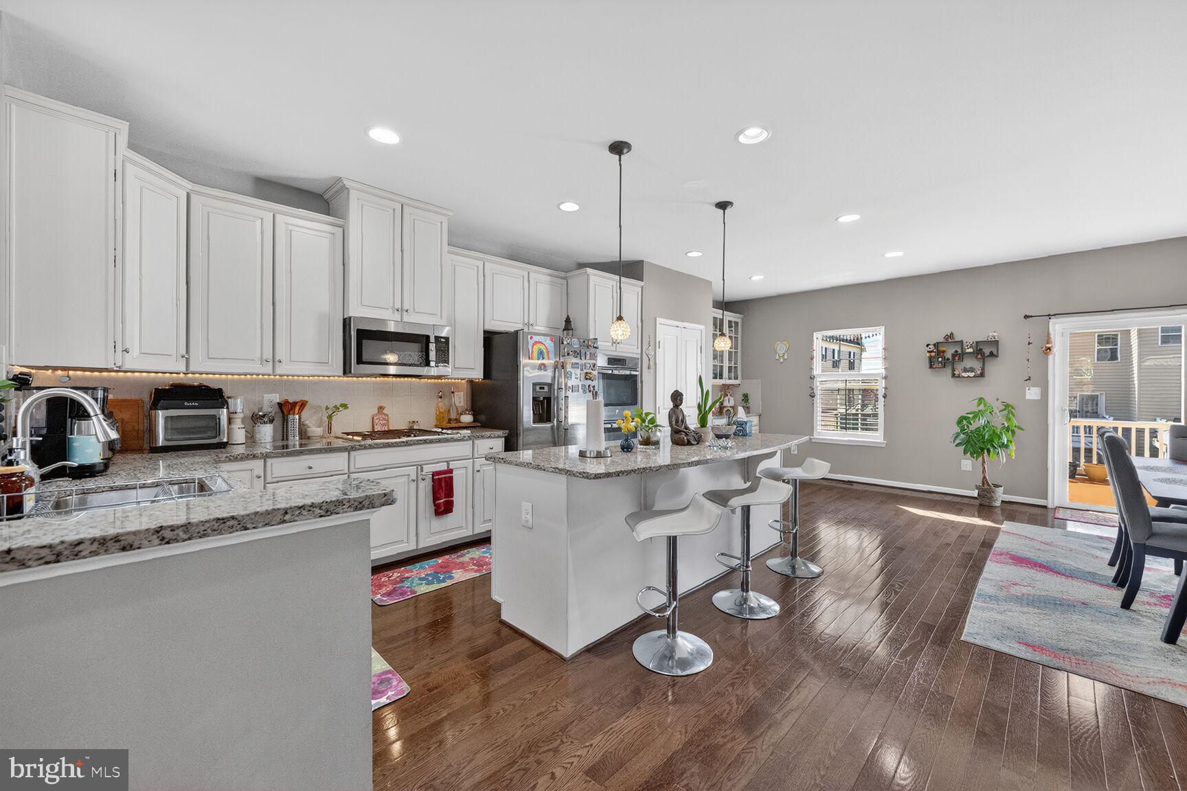 SEVEN HILLS - Residential