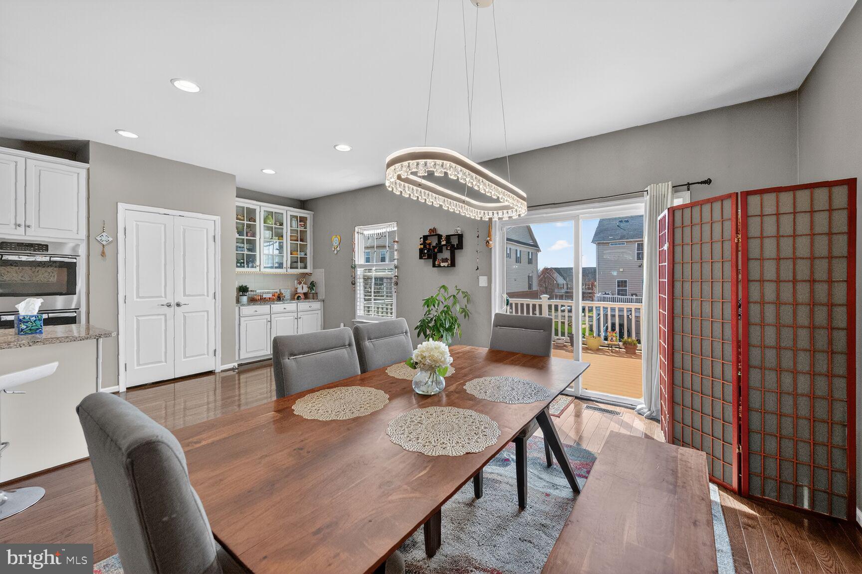 SEVEN HILLS - Residential