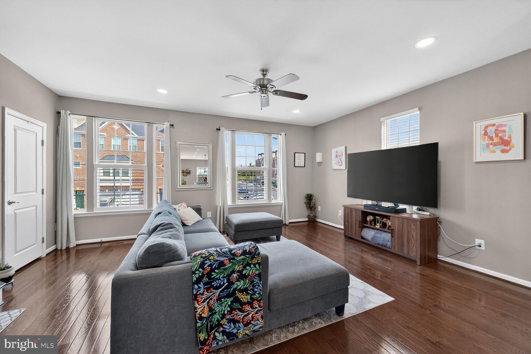 SEVEN HILLS - Residential