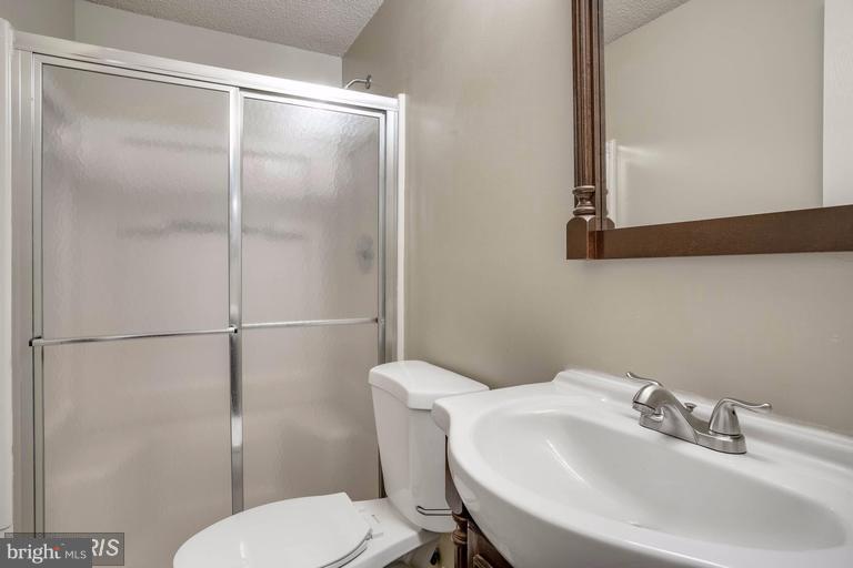 CANTERBURY VILLAGE - Residential Lease