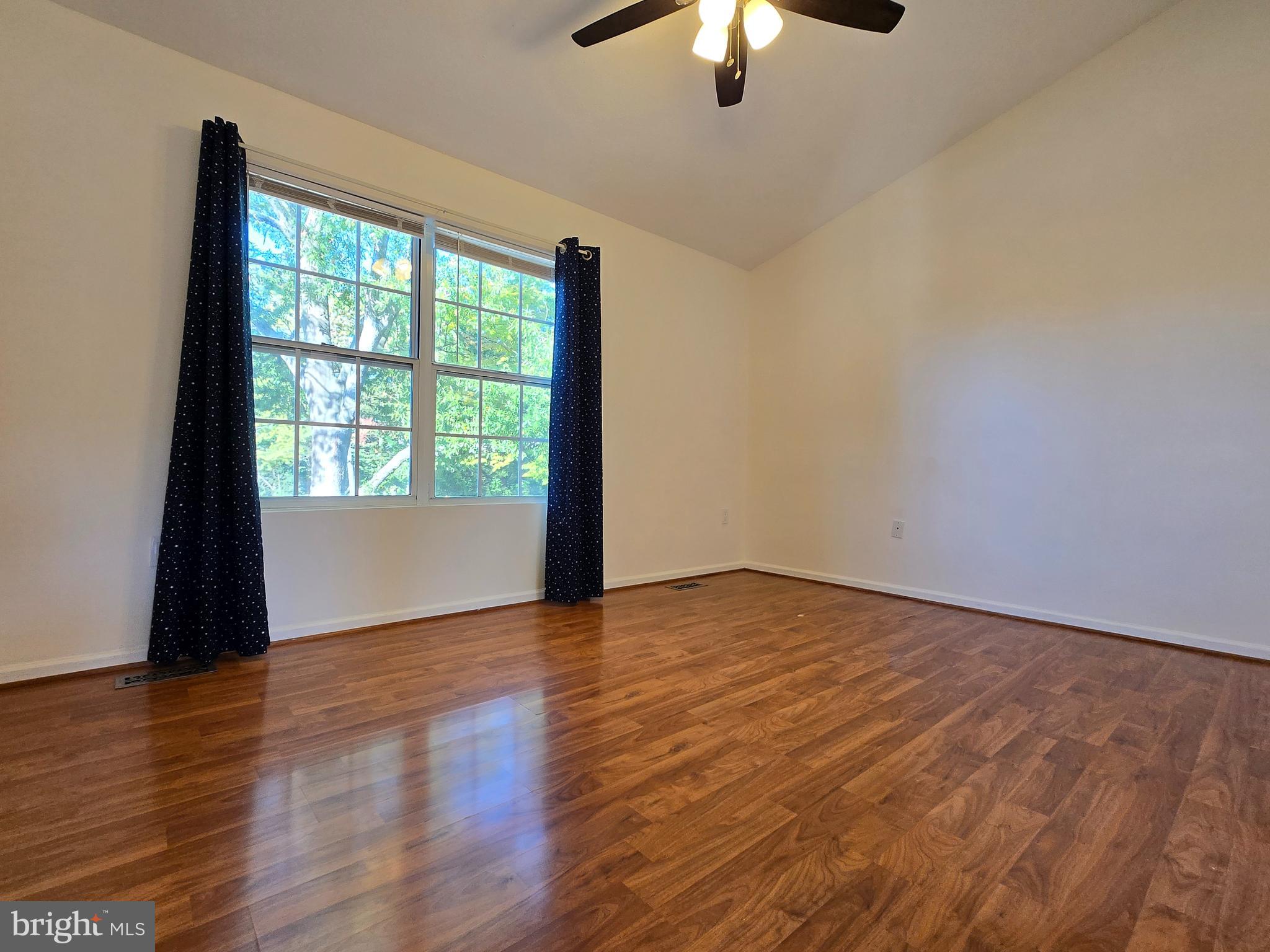 LANDSDOWNE - Residential Lease