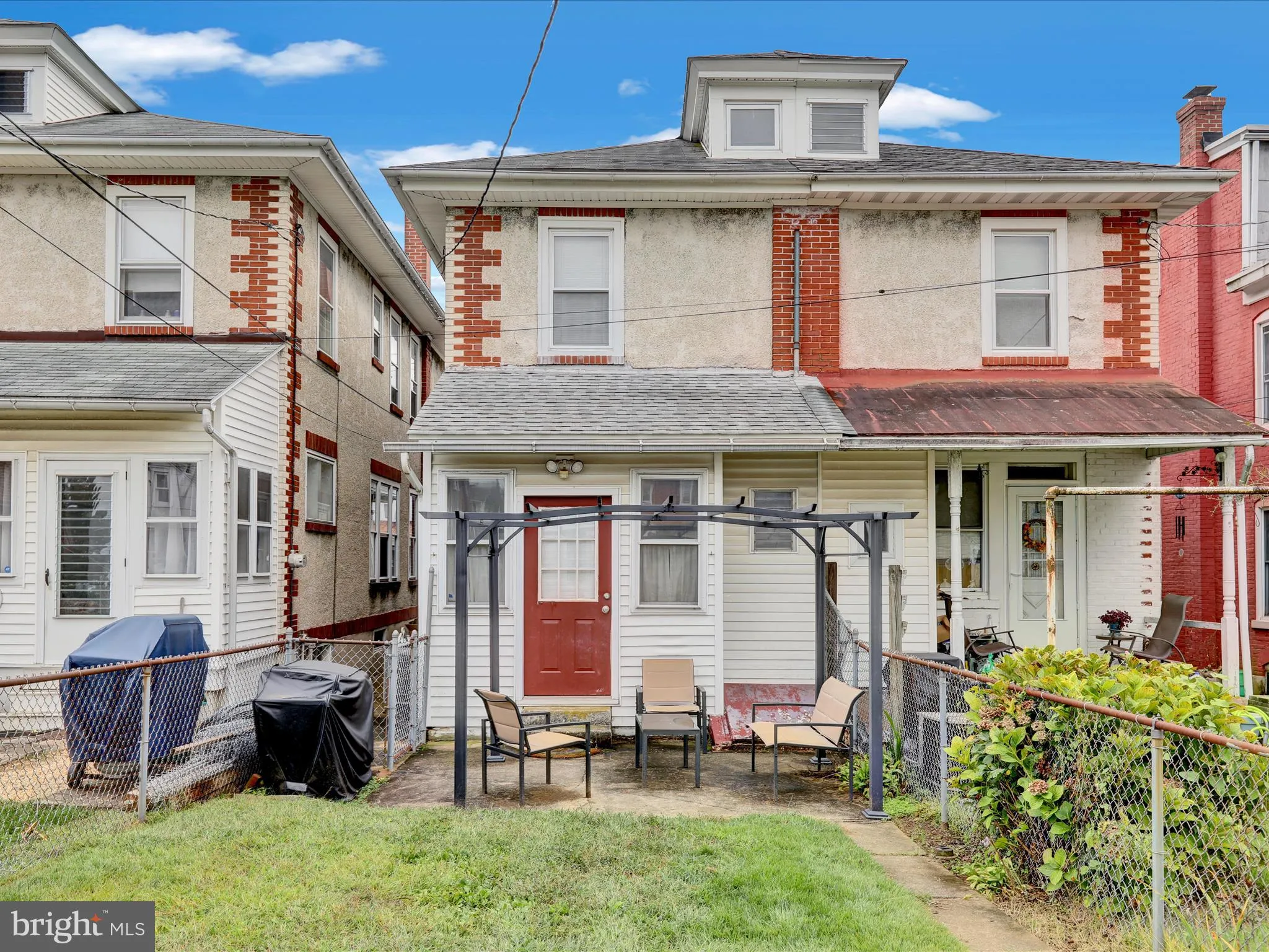 Shillington, Pennsylvania 19607, United States, 3 Bedrooms Bedrooms, ,2 BathroomsBathrooms,Residential,Pending,217789