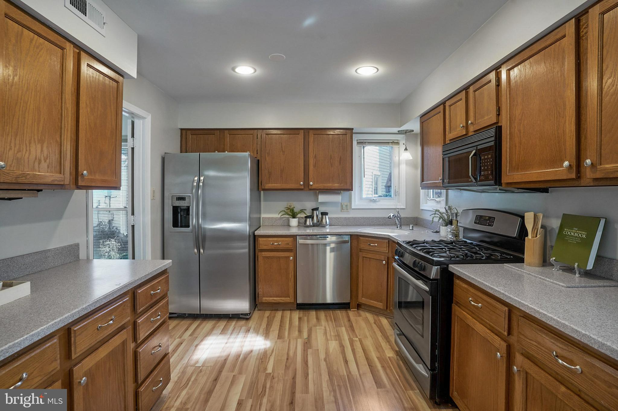 LANDSDOWNE - Residential