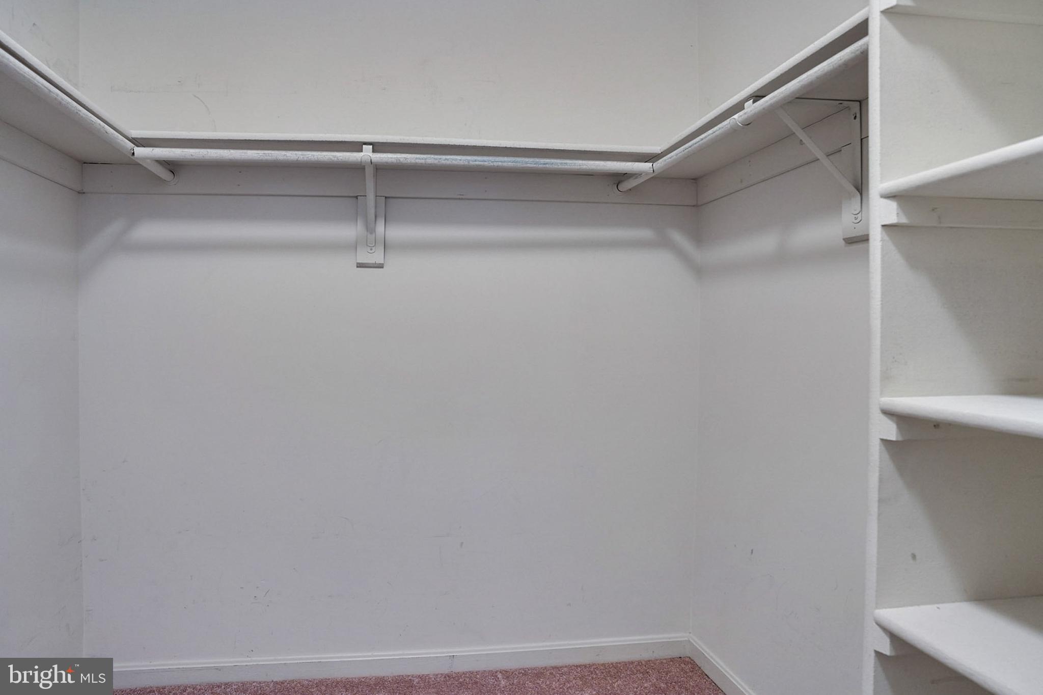 LANDSDOWNE - Residential