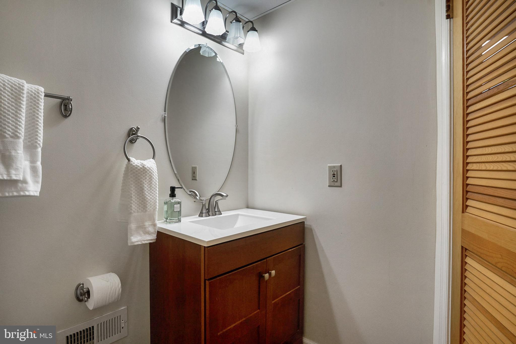 LANDSDOWNE - Residential