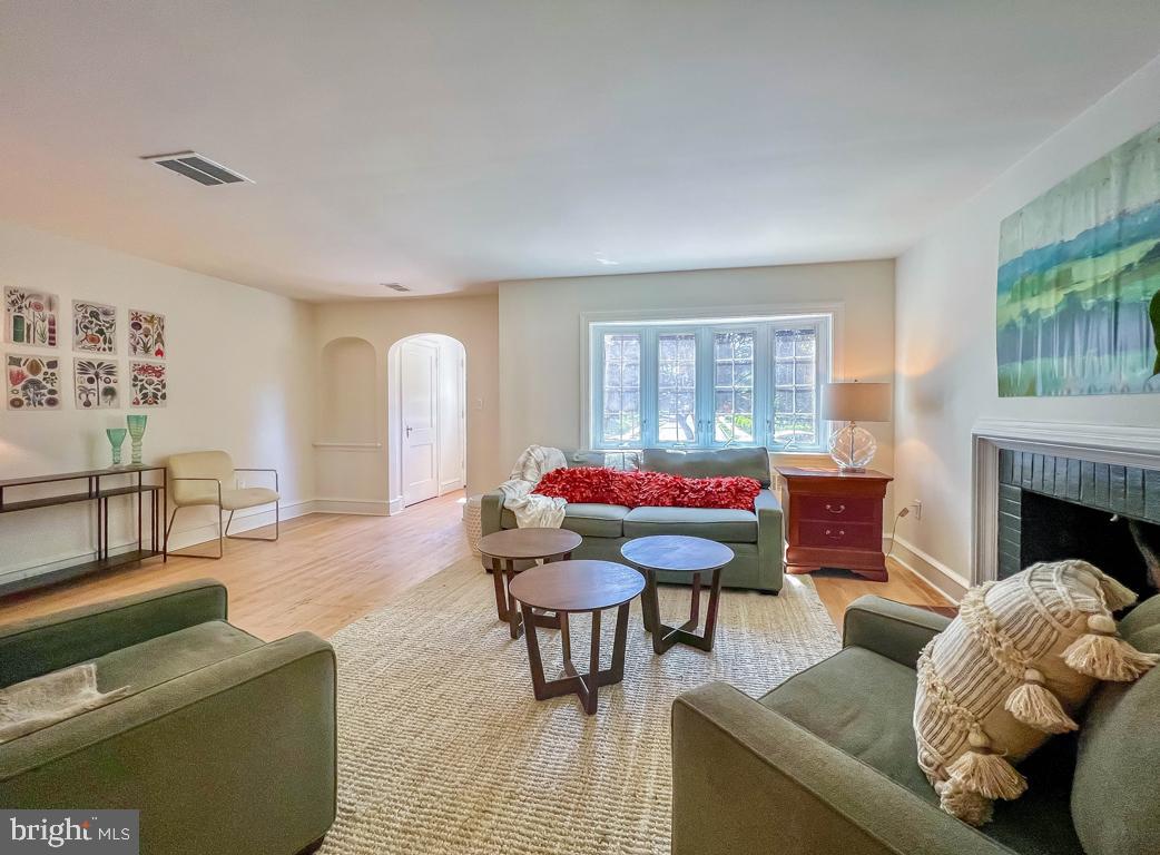 ELKINS PARK - Residential