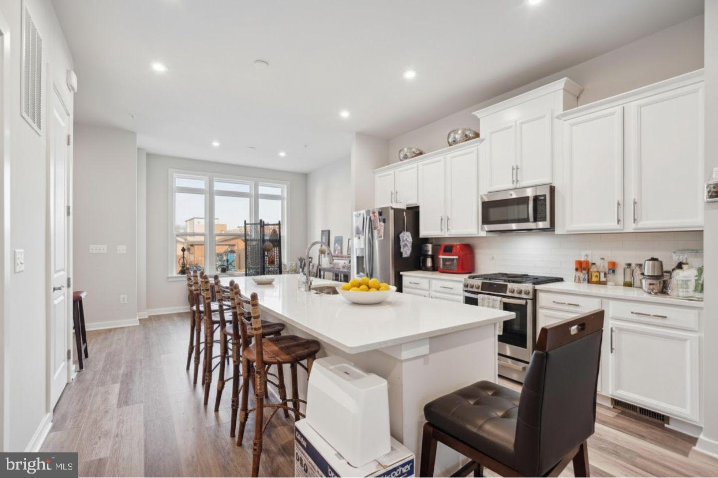 WESTSIDE AT SHADY GROVE METRO - Residential