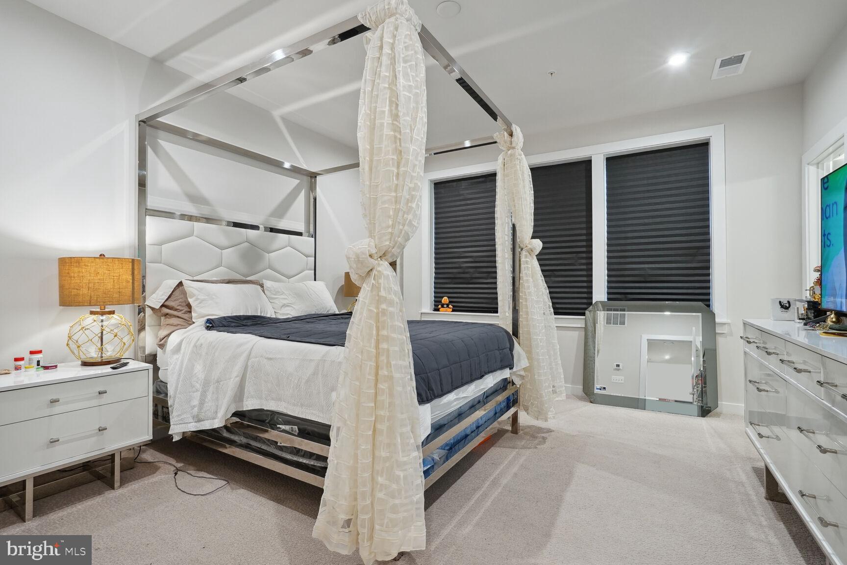 WESTSIDE AT SHADY GROVE METRO - Residential