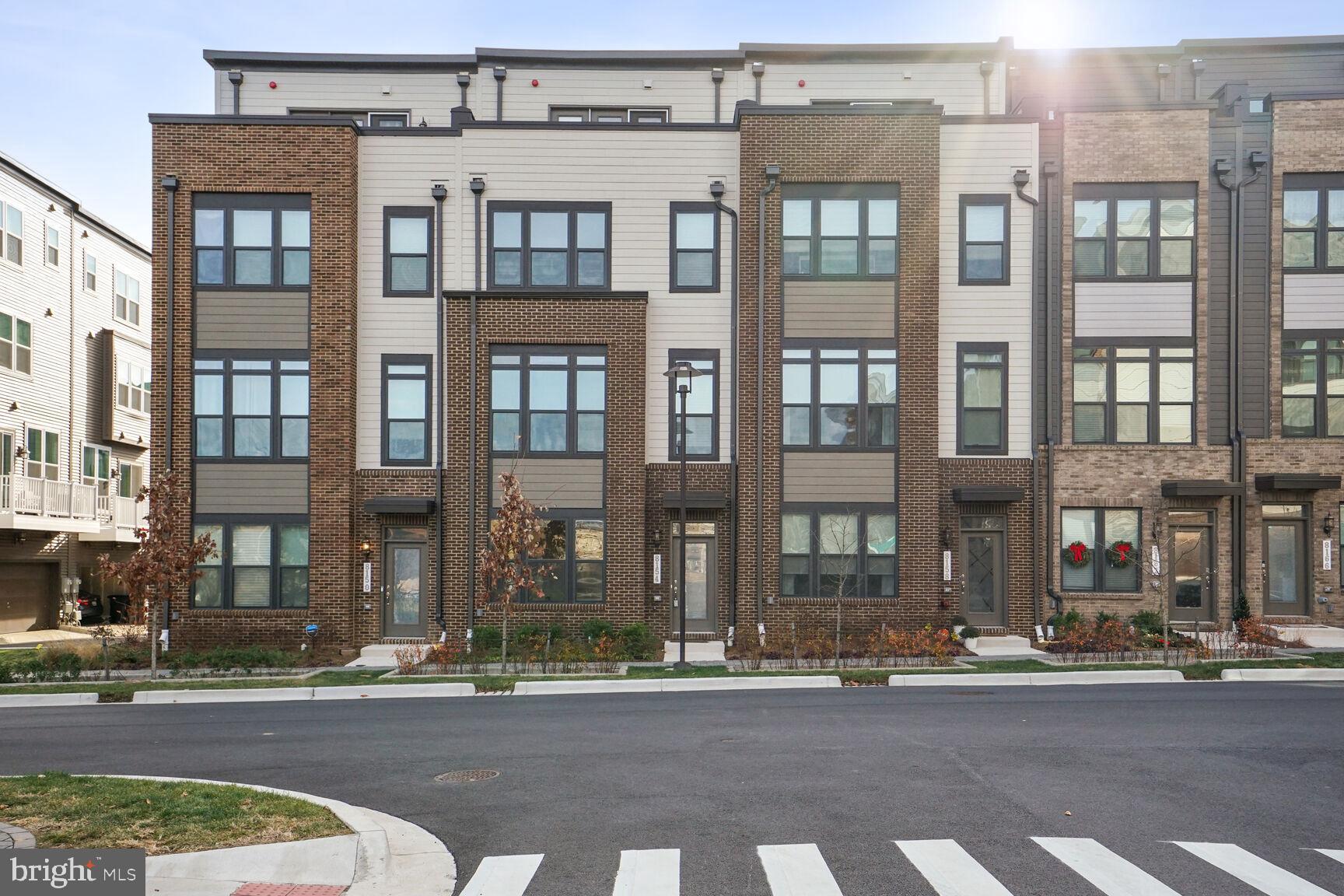 WESTSIDE AT SHADY GROVE METRO - Residential