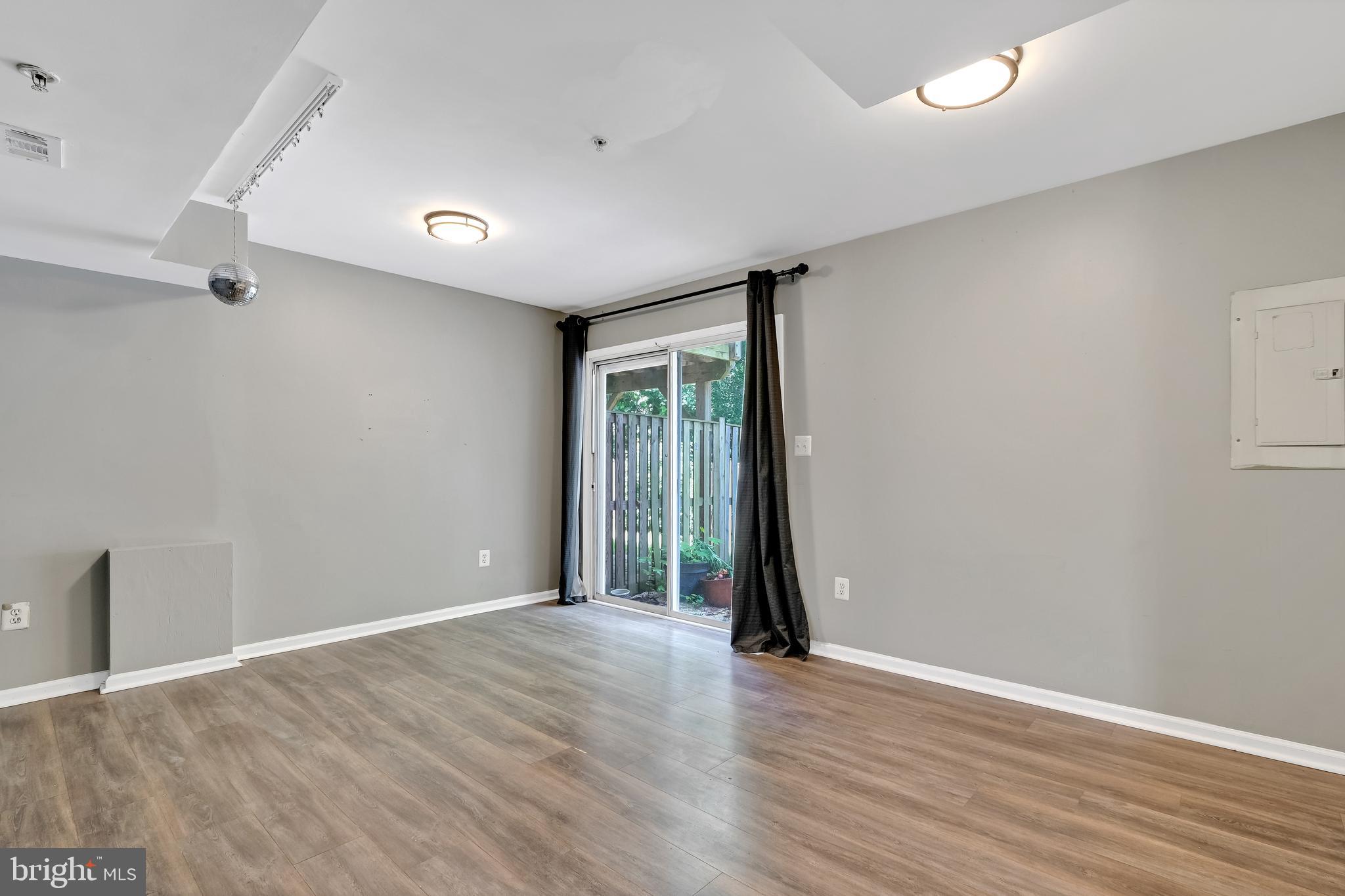 KINGS GRANT - Residential Lease