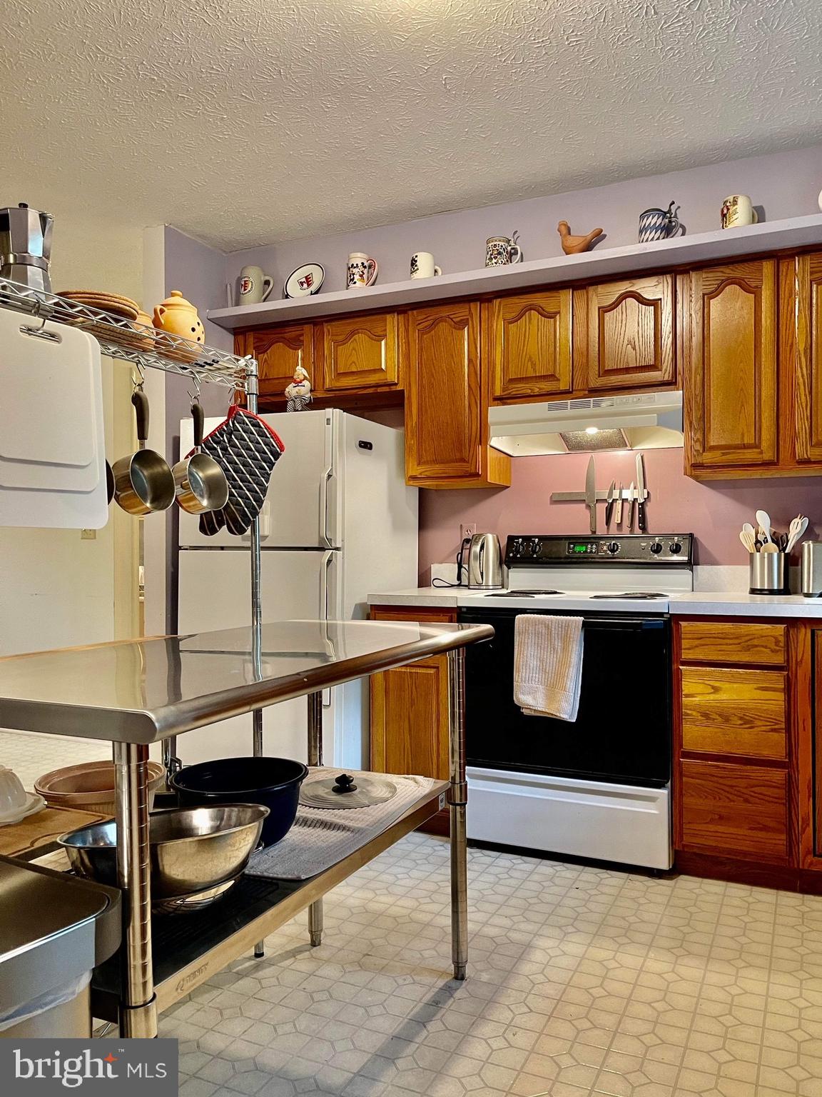 FOXCREST MANOR - Residential