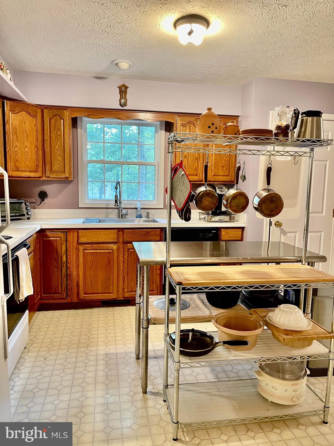 FOXCREST MANOR - Residential