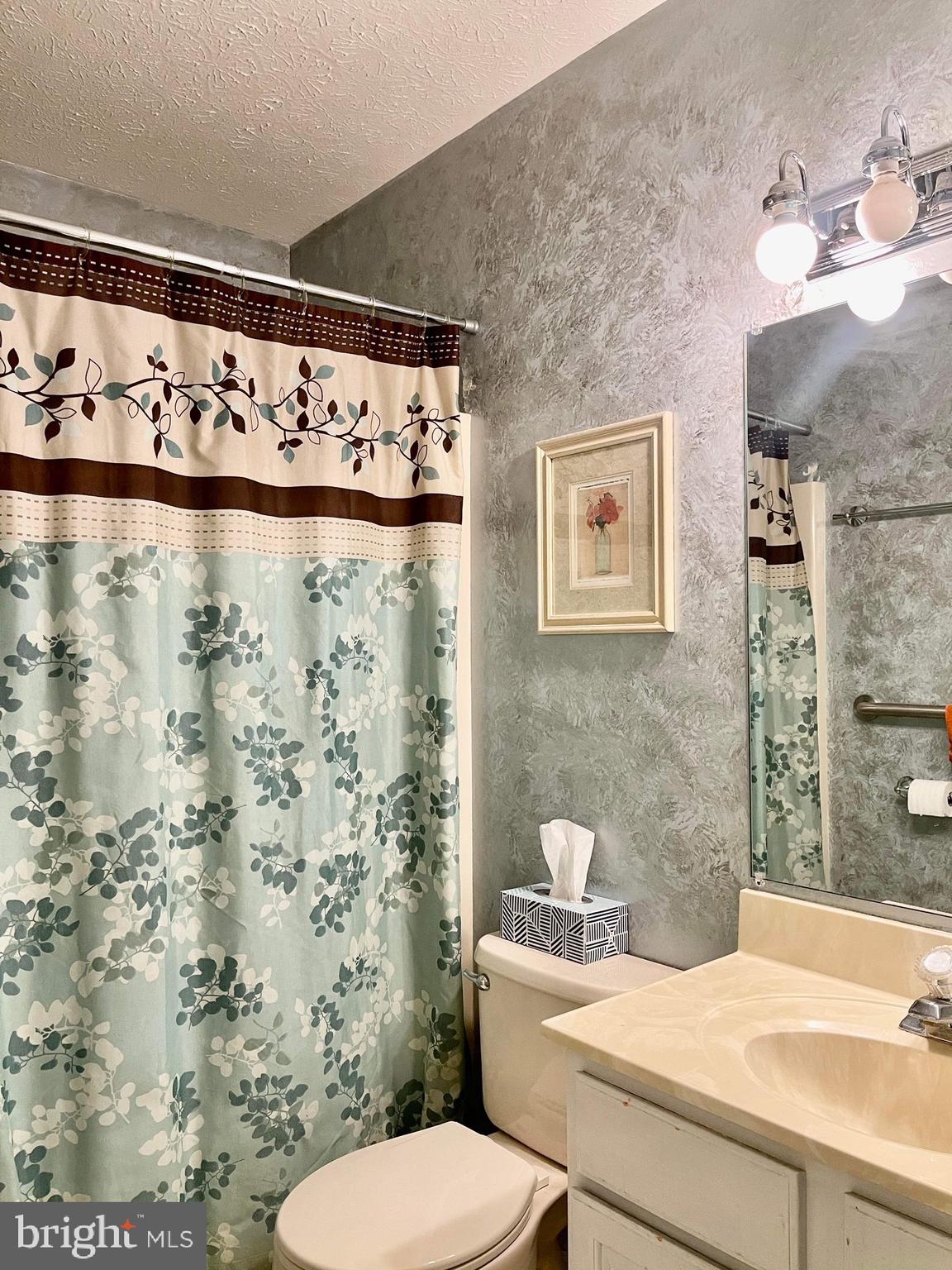 FOXCREST MANOR - Residential