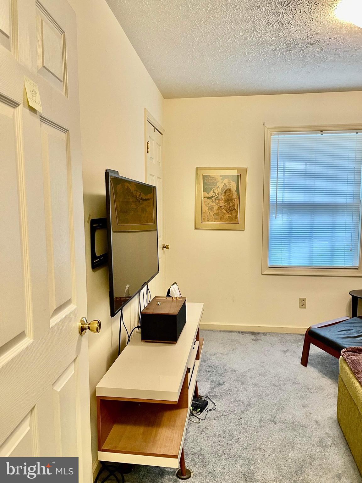 FOXCREST MANOR - Residential