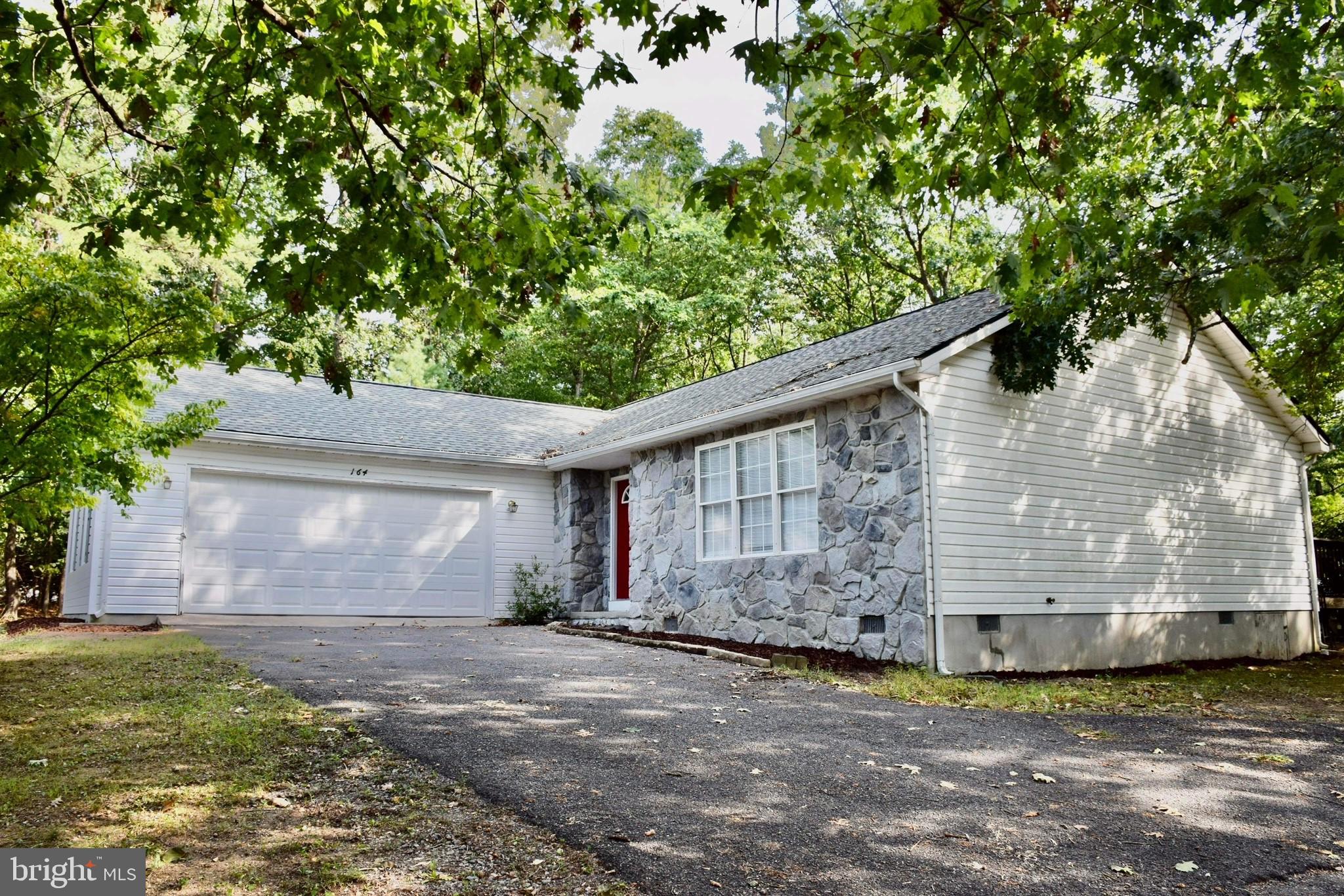 FOXCREST MANOR - Residential