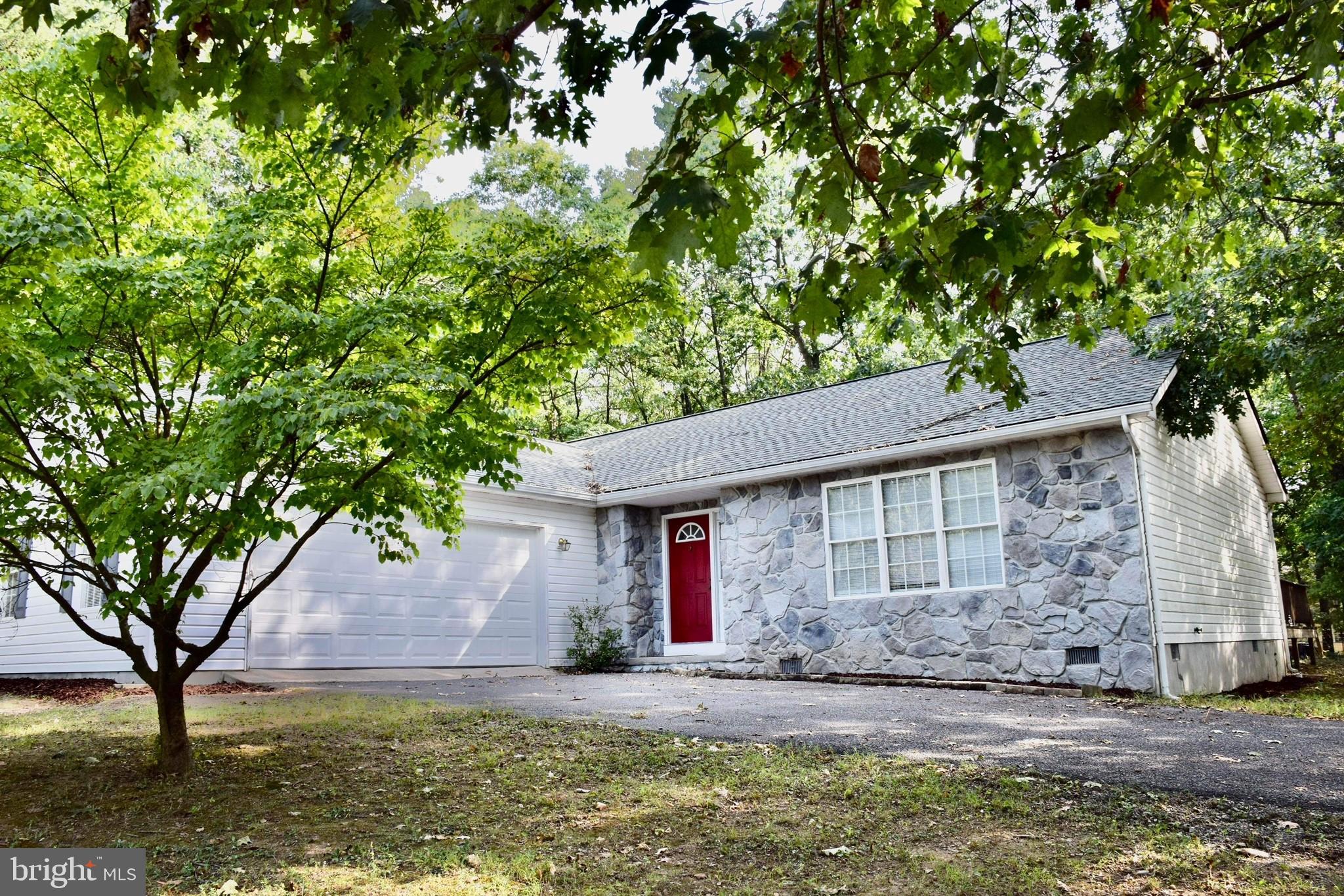 FOXCREST MANOR - Residential