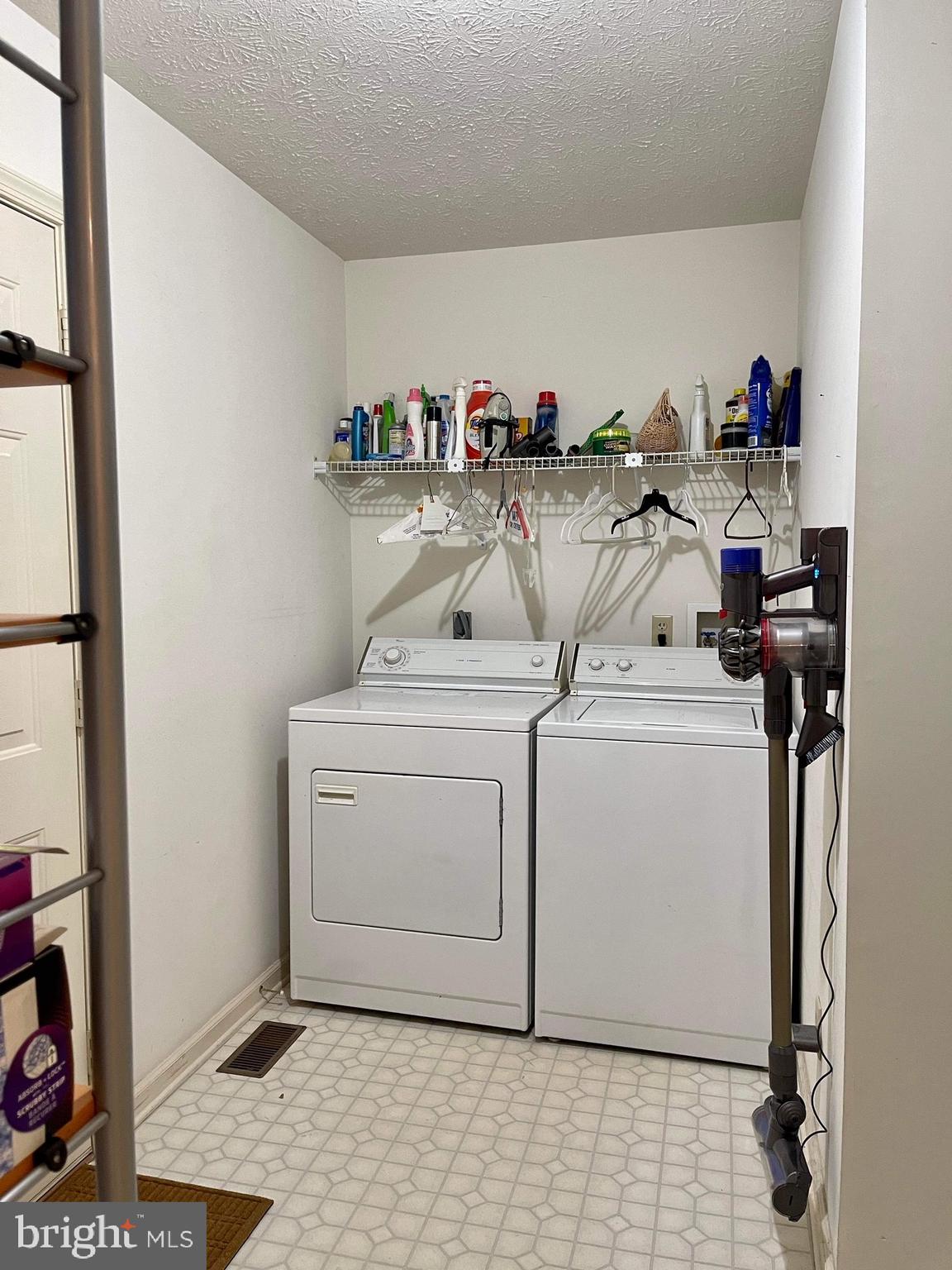 FOXCREST MANOR - Residential