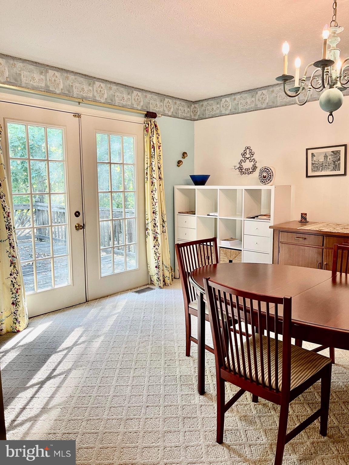 FOXCREST MANOR - Residential