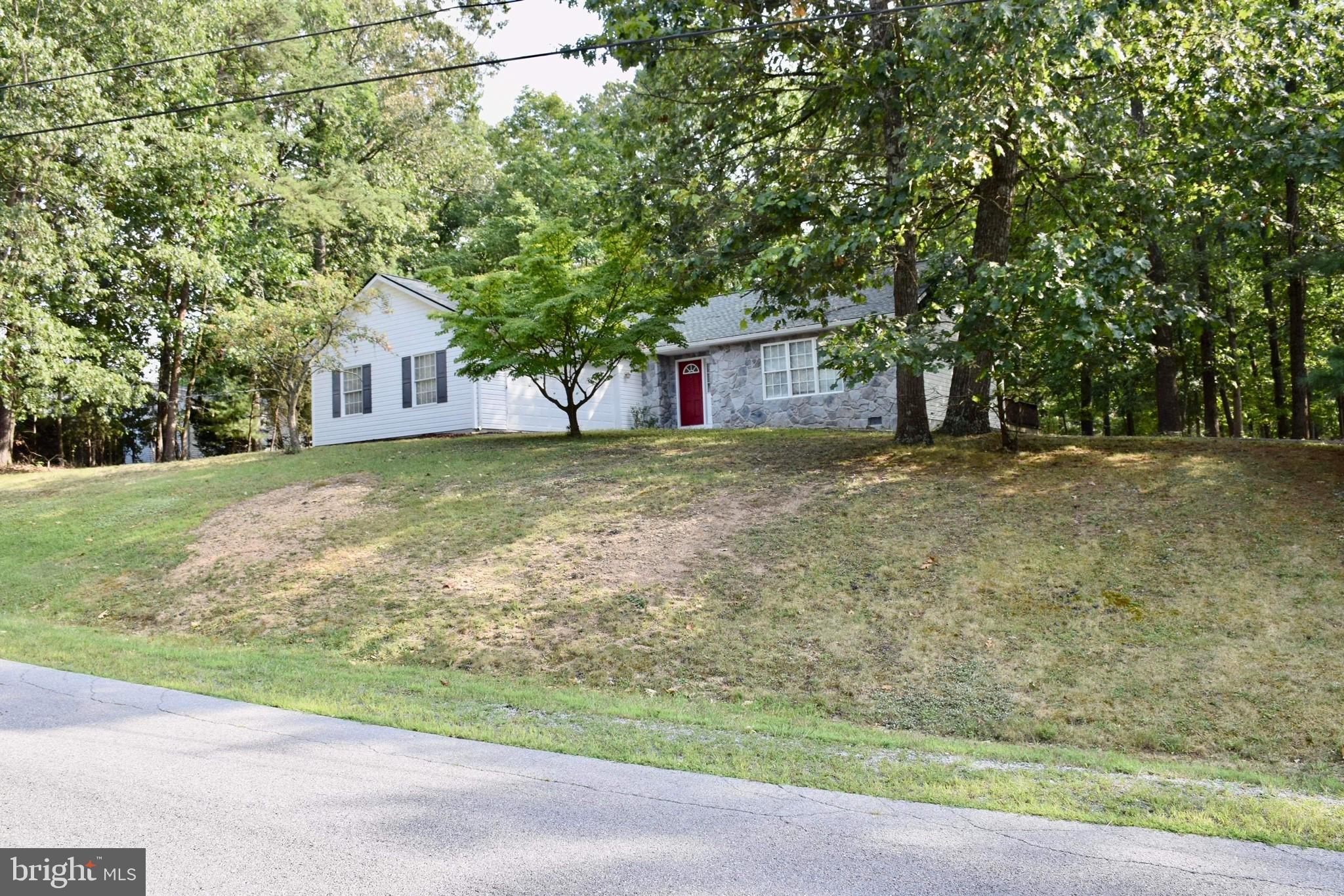 FOXCREST MANOR - Residential