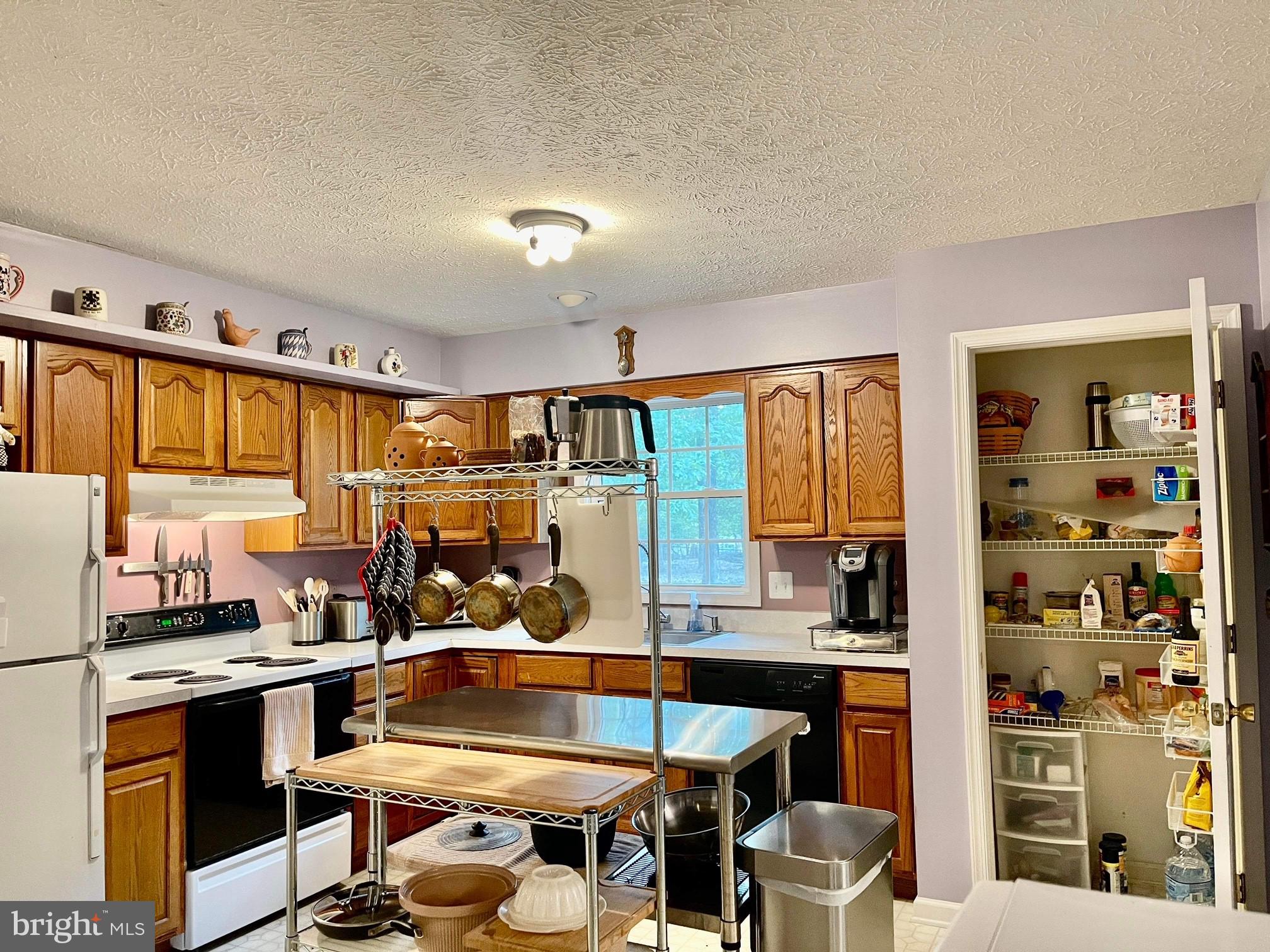 FOXCREST MANOR - Residential