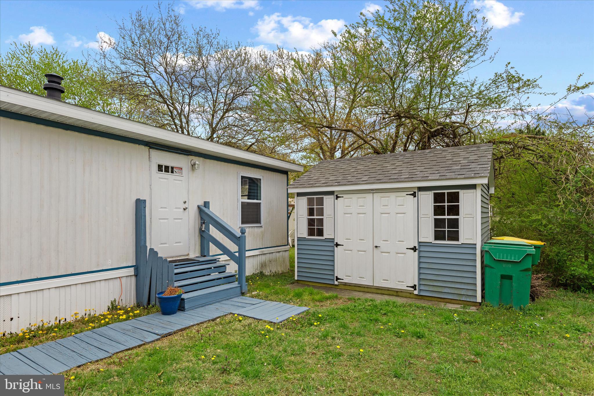 WHISPERING PINE MHP - Residential