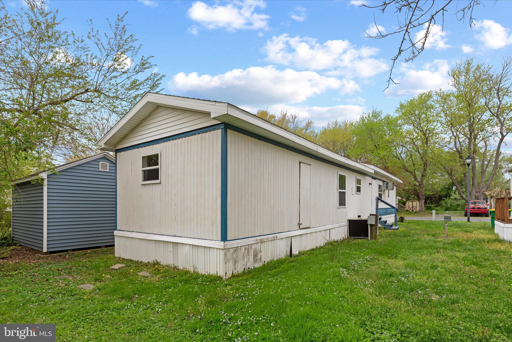 WHISPERING PINE MHP - Residential