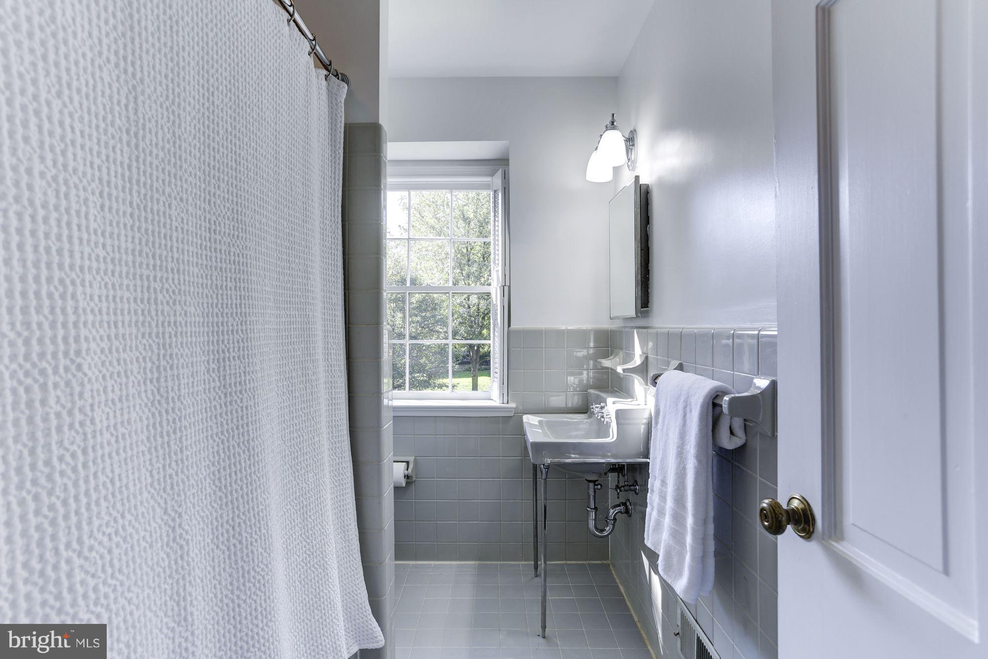 CHEVY CHASE VILLAGE - Residential