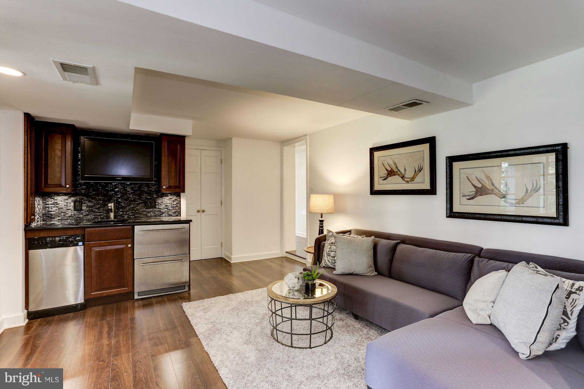 CHEVY CHASE VILLAGE - Residential