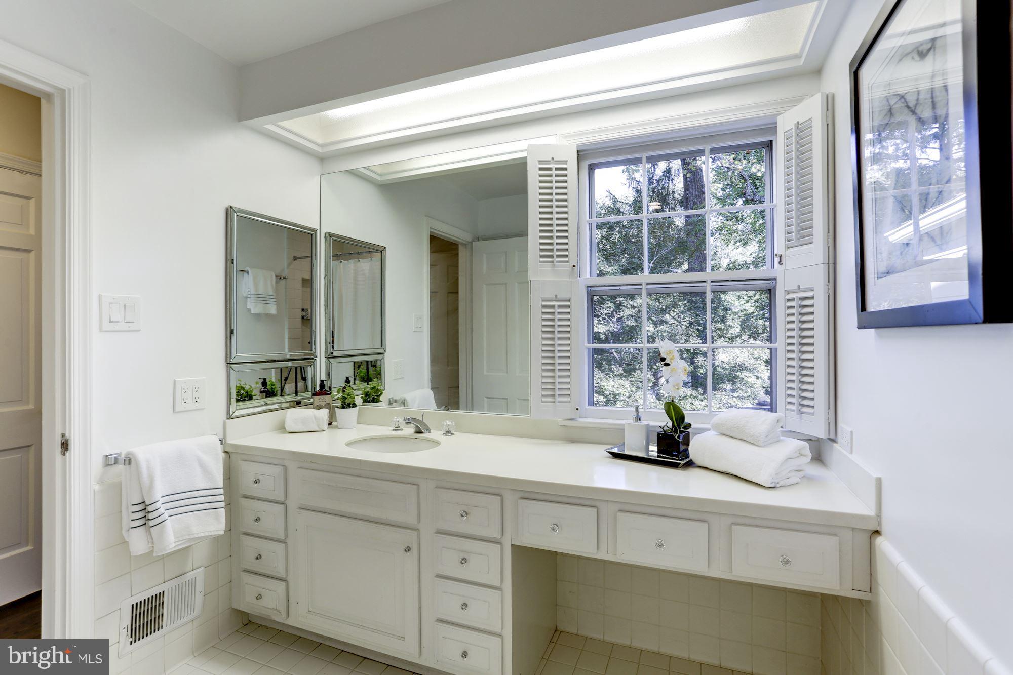 CHEVY CHASE VILLAGE - Residential