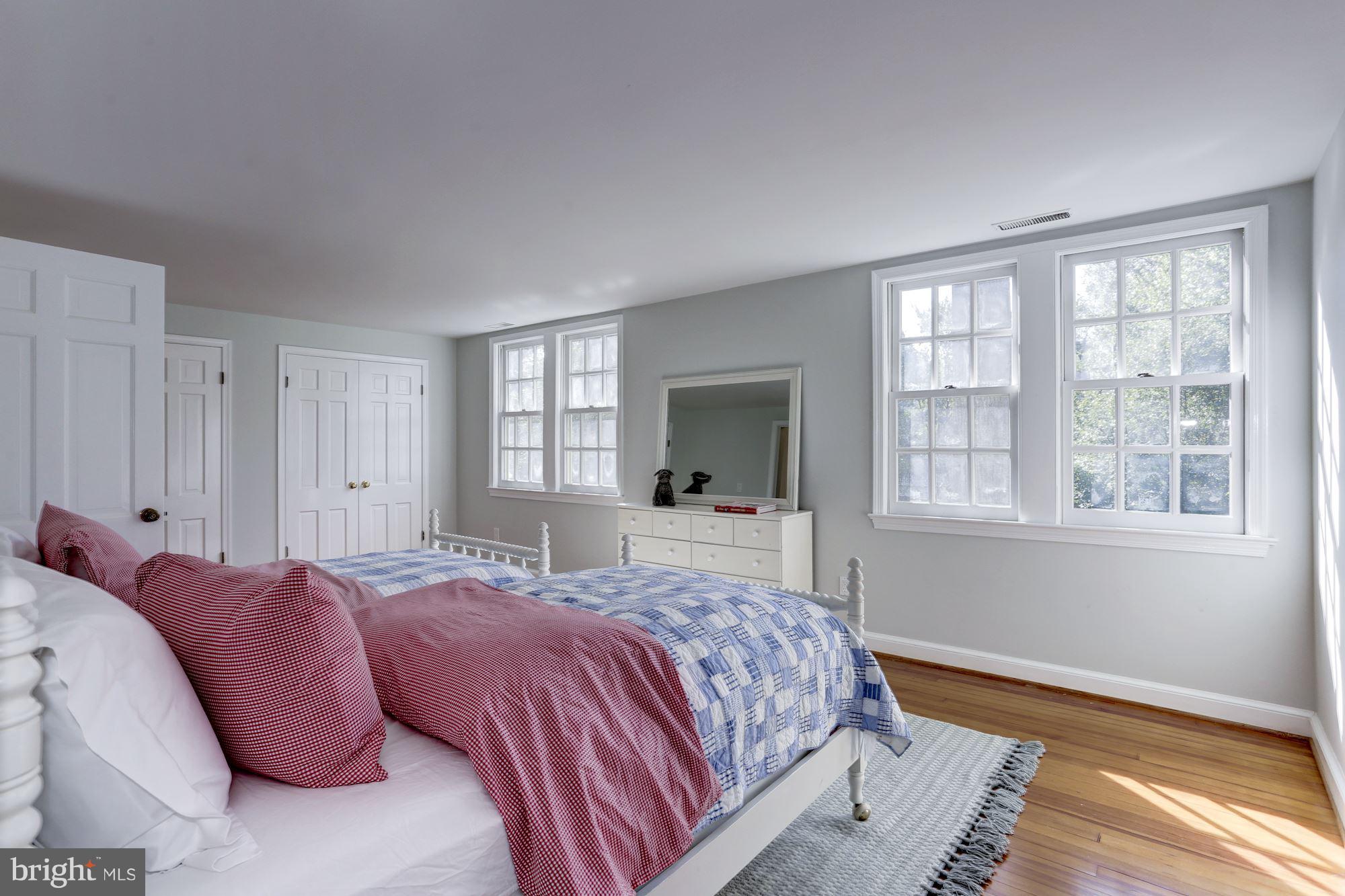 CHEVY CHASE VILLAGE - Residential