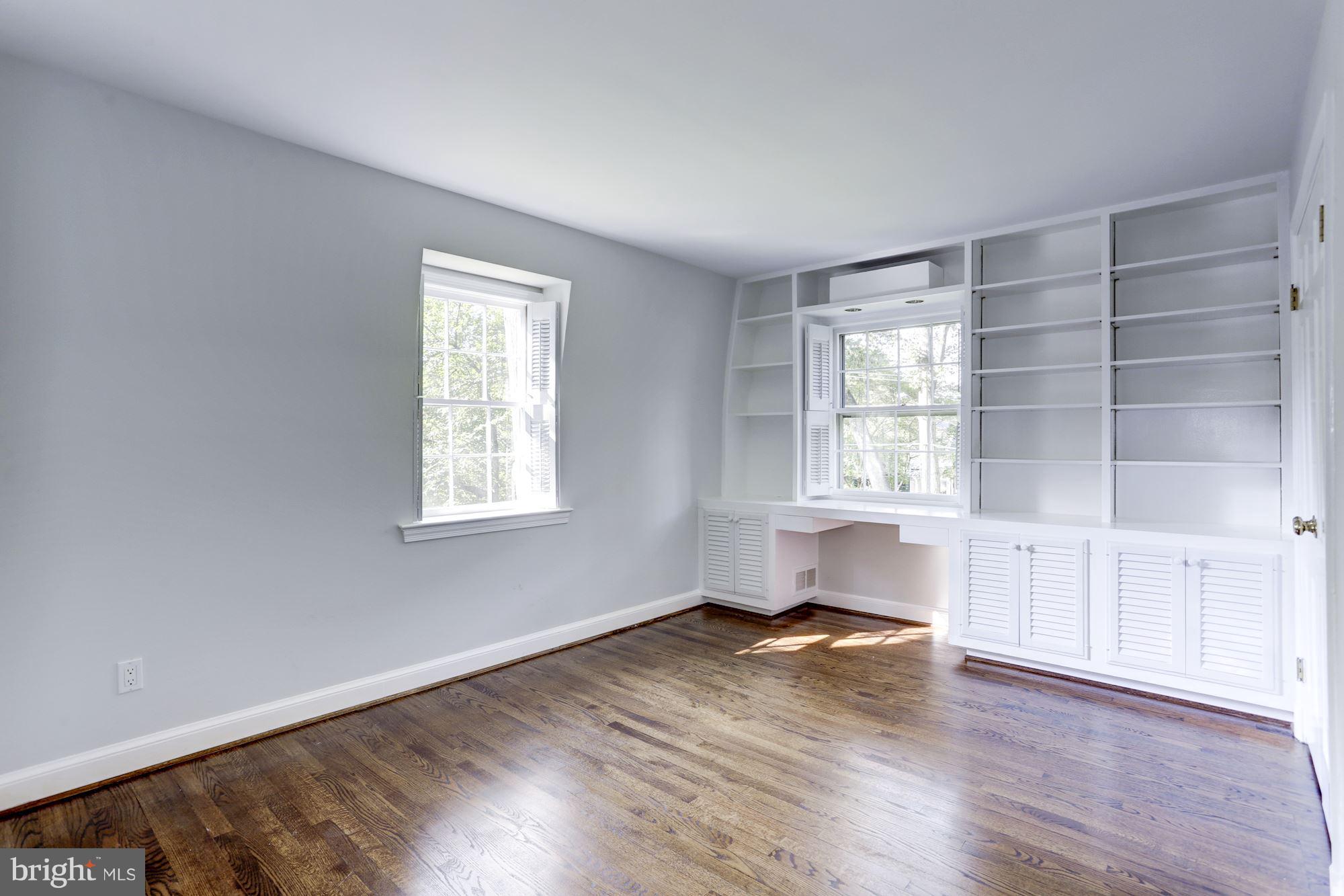 CHEVY CHASE VILLAGE - Residential