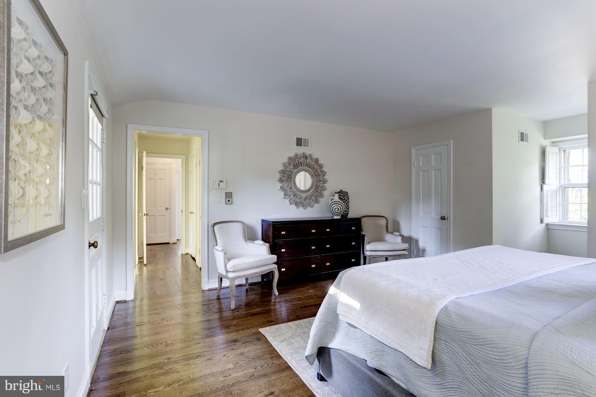 CHEVY CHASE VILLAGE - Residential