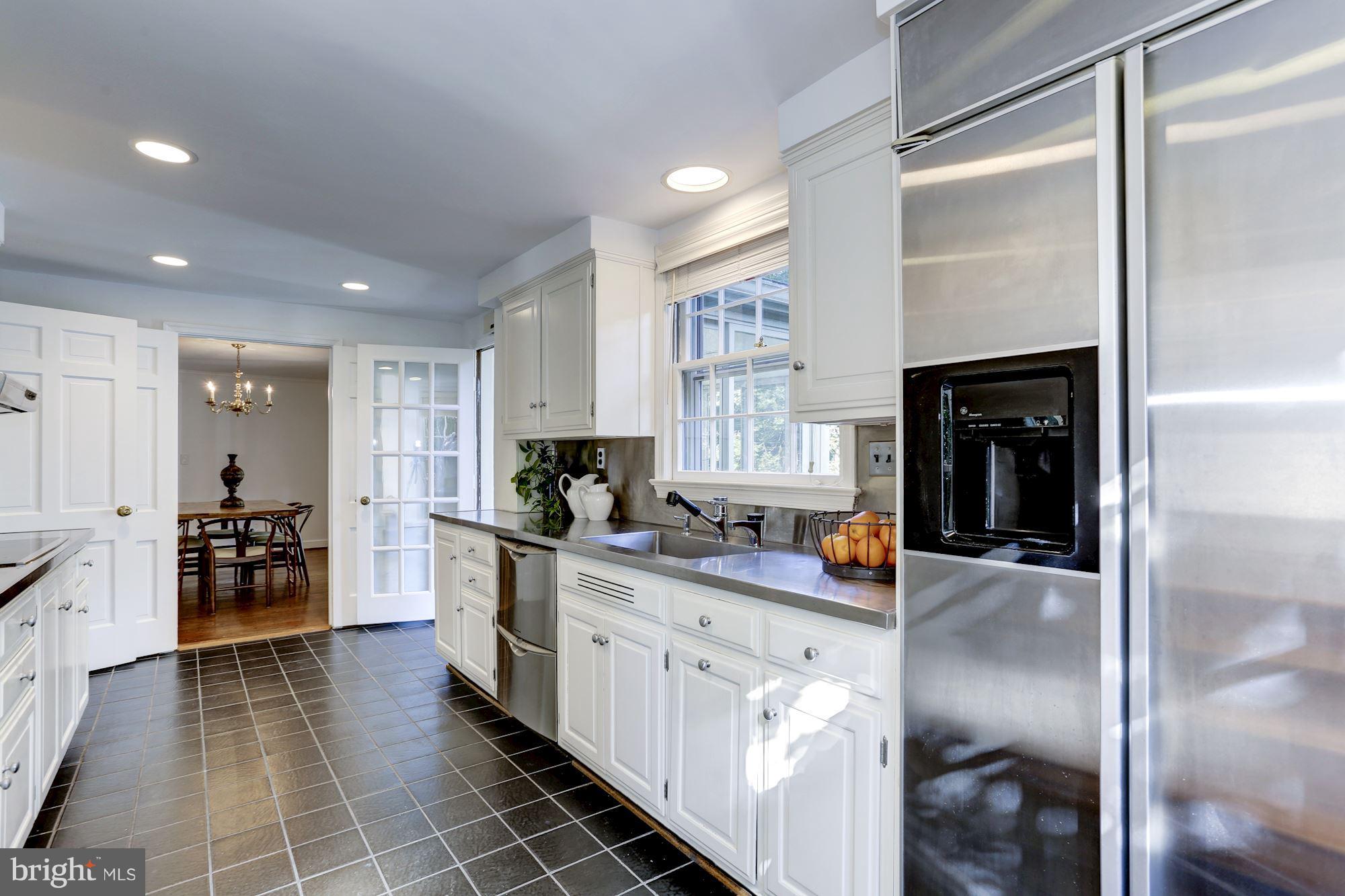 CHEVY CHASE VILLAGE - Residential