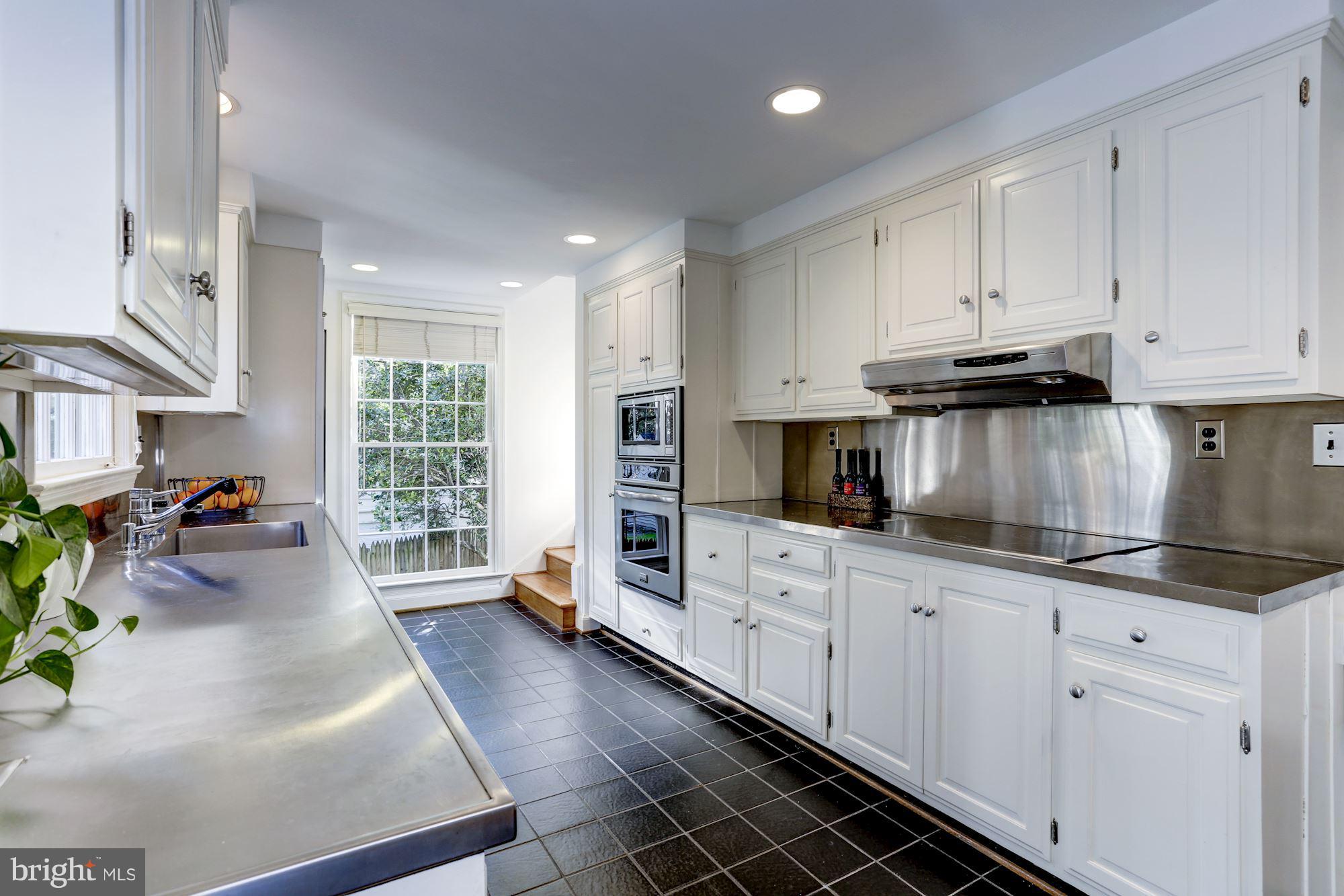 CHEVY CHASE VILLAGE - Residential