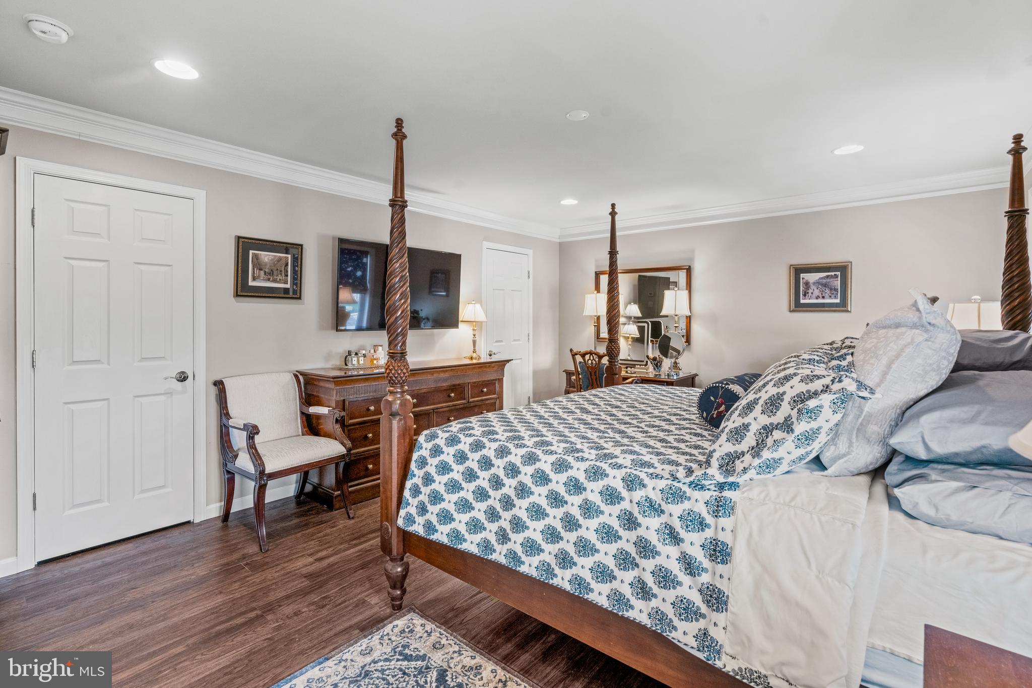 PINE VIEW ESTATES - Residential