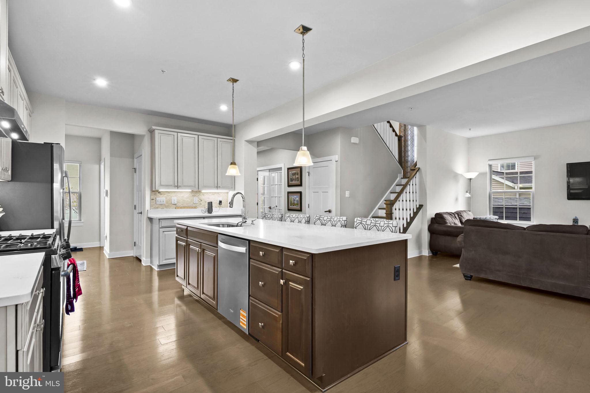 SOLOMONS CHOICE - Residential