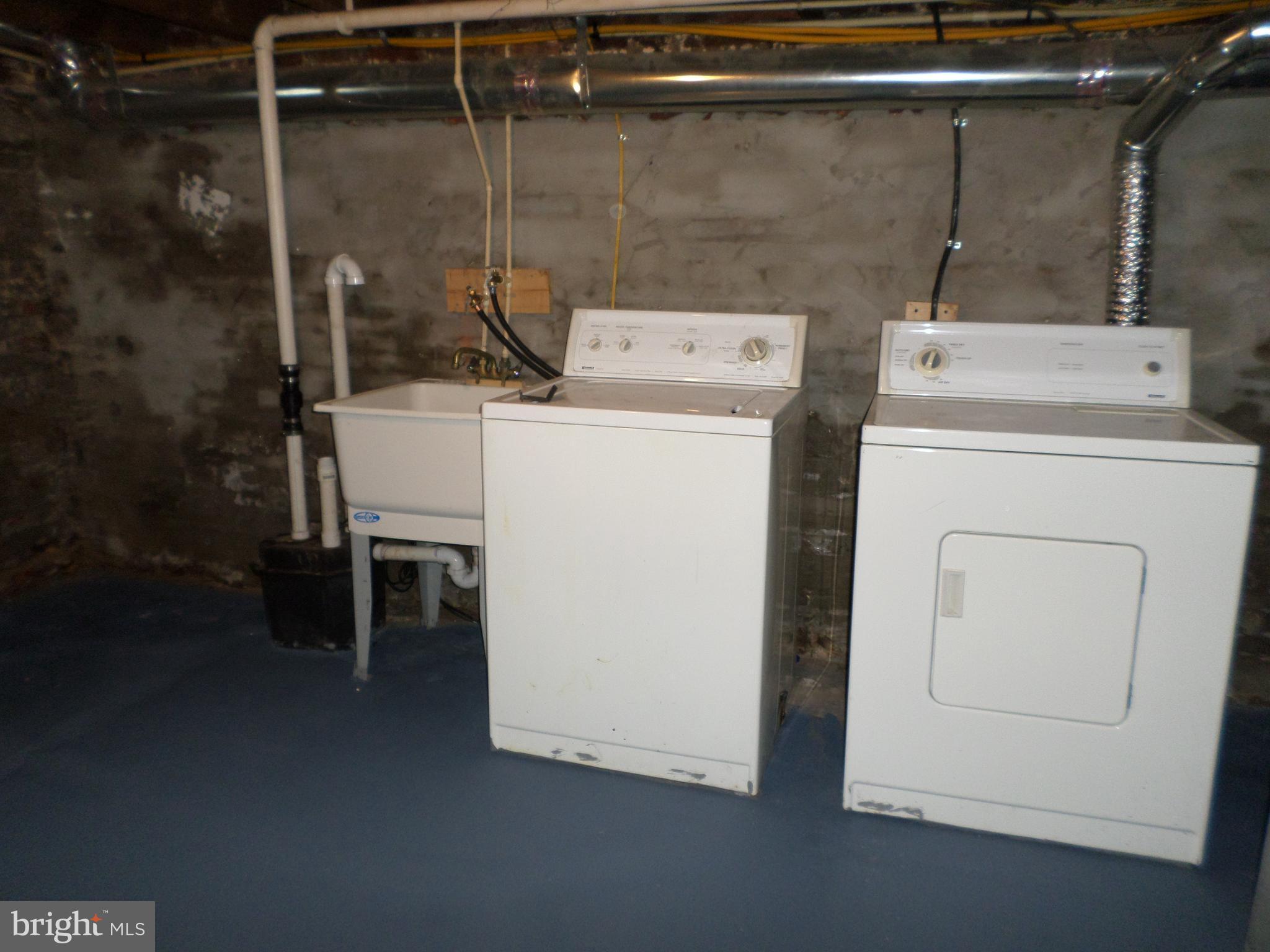 WASHINGTON VILLAGE - Residential Lease