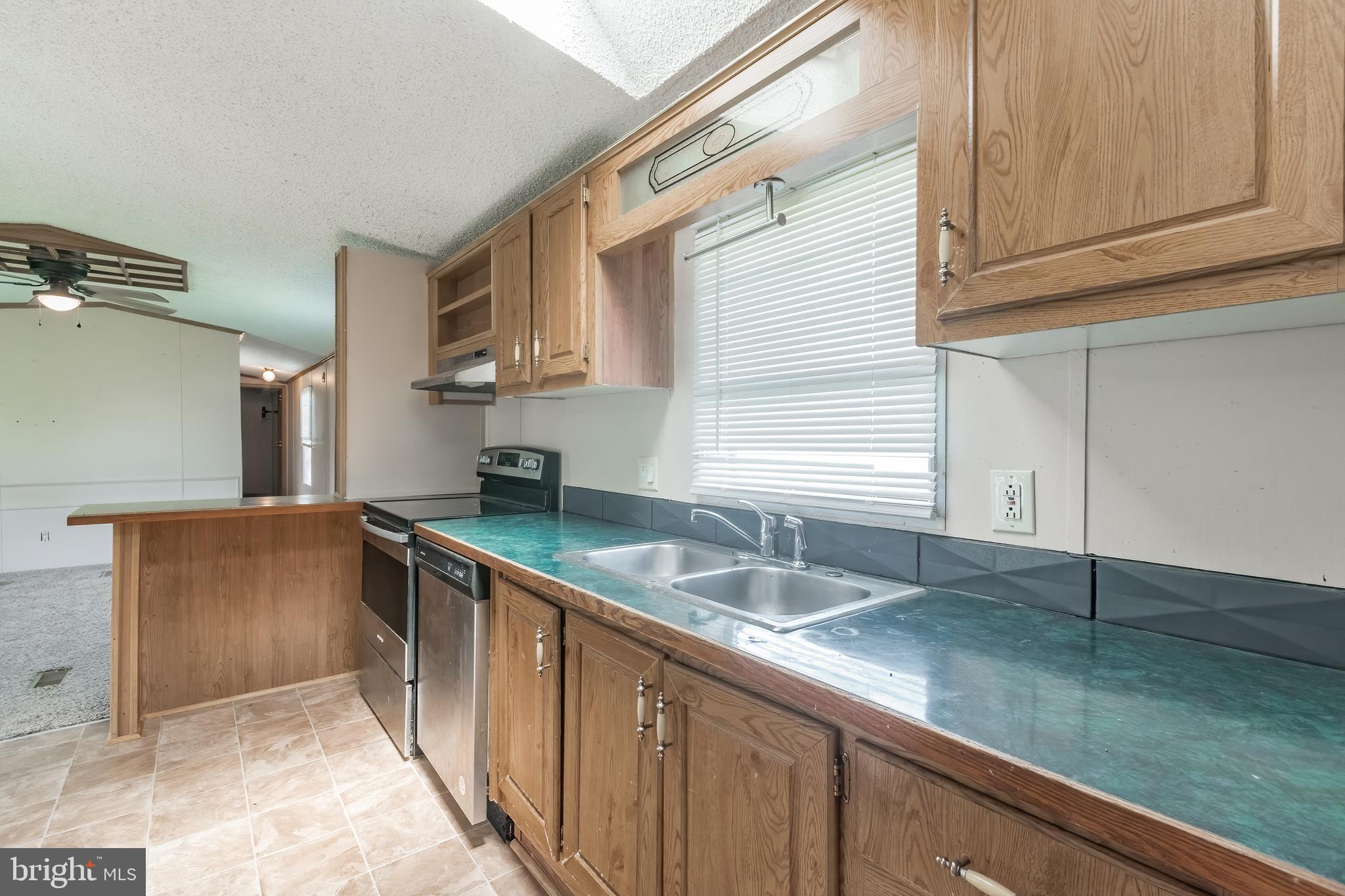 ROYAL CREST ESTATES - Residential