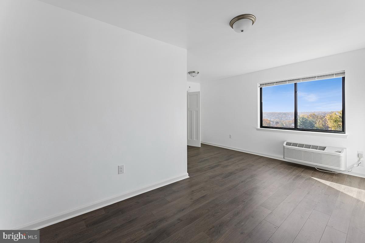 ROXBOROUGH - Residential Lease