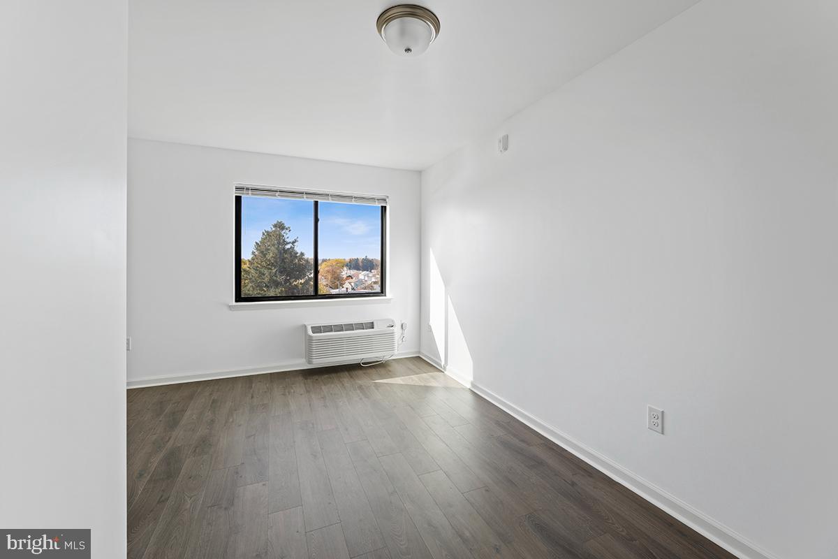 ROXBOROUGH - Residential Lease