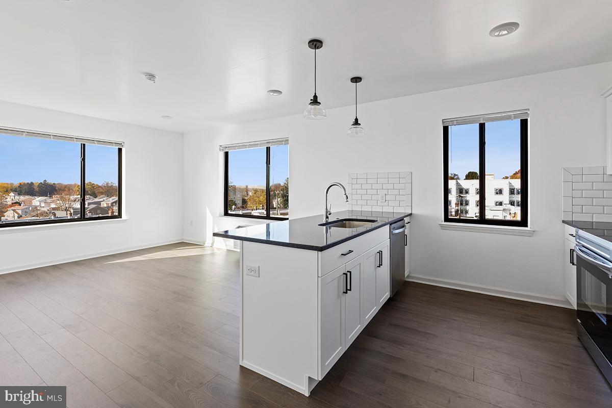 ROXBOROUGH - Residential Lease